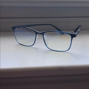 Blue light blocking glasses